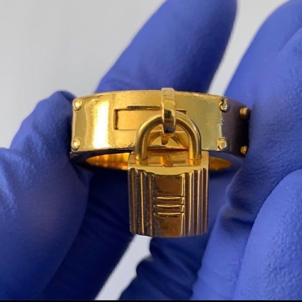 ❤️RARE❤️ HERMES Kelly Gold Tone Scarf Ring - Picture 3 of 11